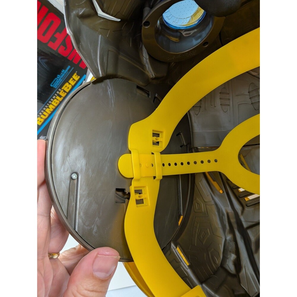 Transformers Bumblebee Helmet Target Exclusive Studio Series Works! In Box - Picture 12 of 16
